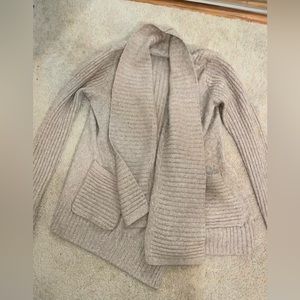 Kids Abercrombie and Fitch Cardigan Beige Size 11/12
